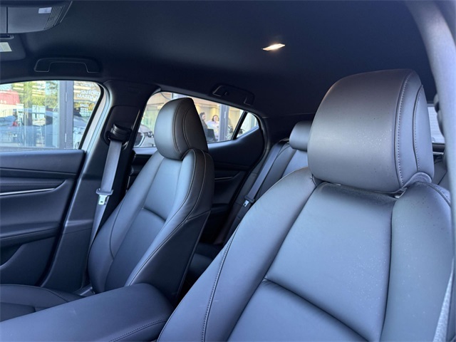 2025 Mazda Mazda3 2.5 Select Sport photo 4