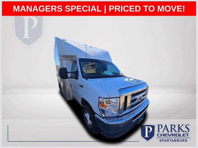 2023 Ford E-Series Cutaway Base