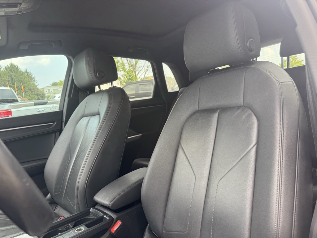2021 Audi Q3 S line Premium photo 42