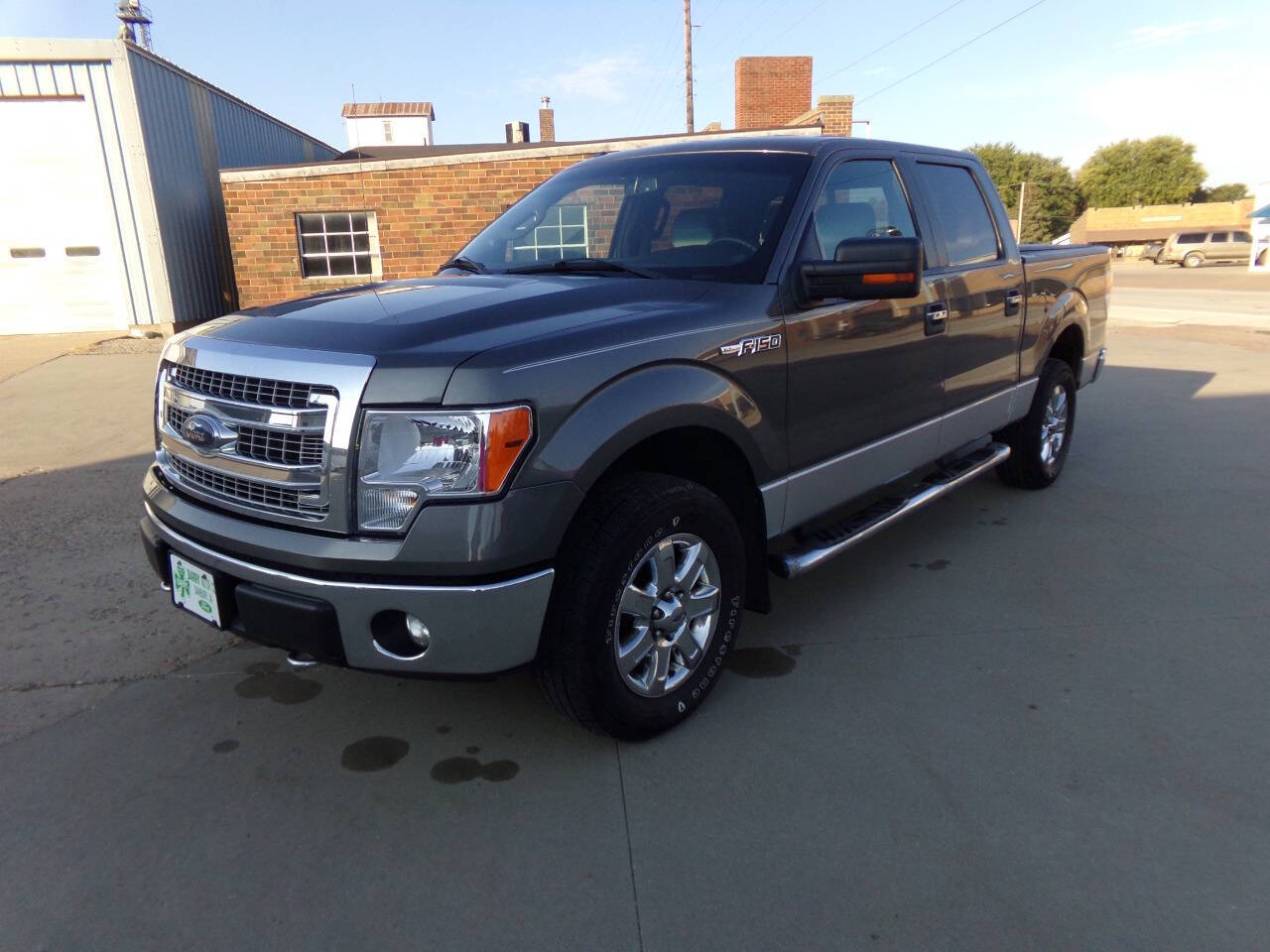 2014 Ford F-150 XLT photo 2