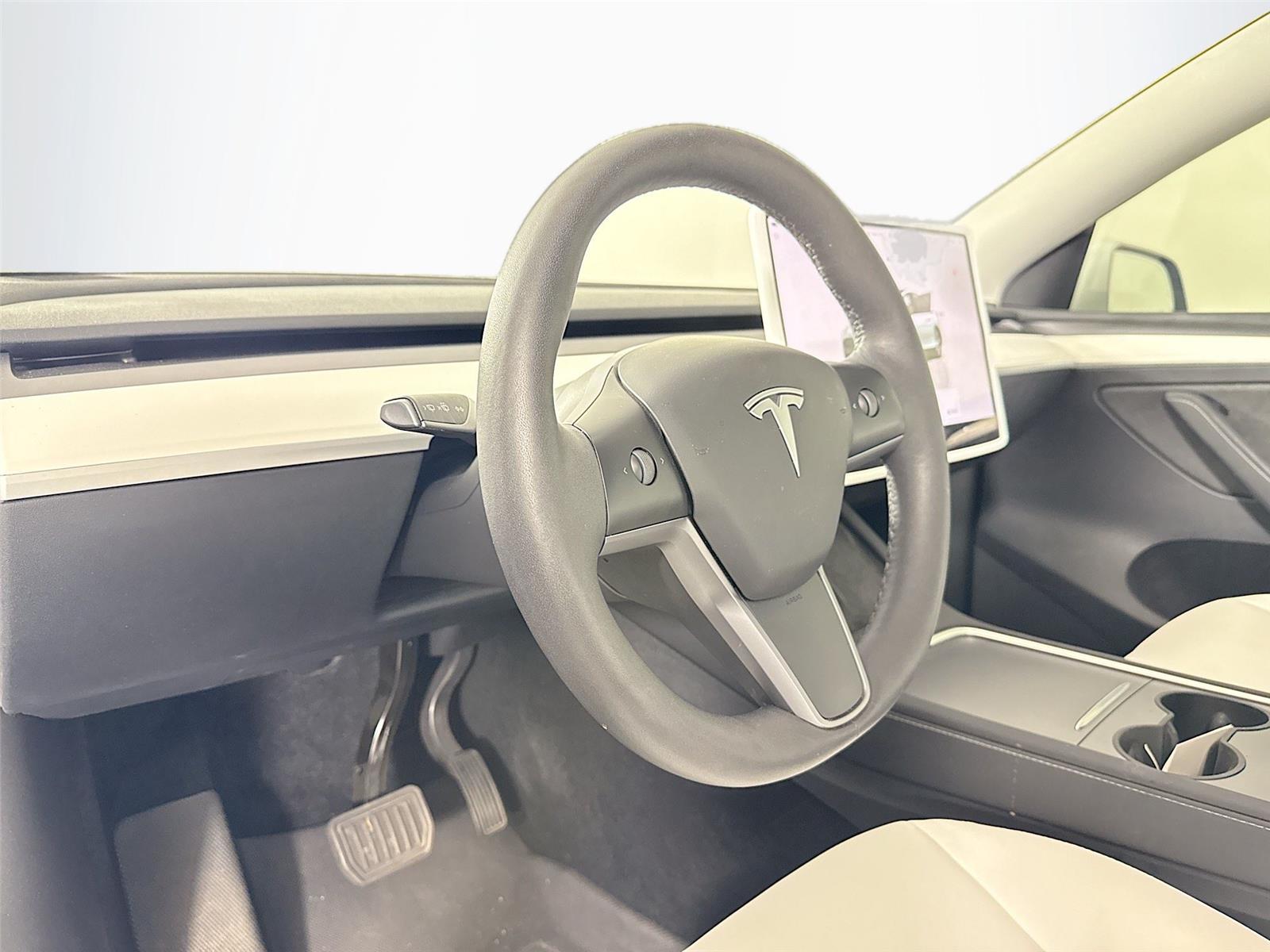 2023 Tesla Model Y Long Range photo 10