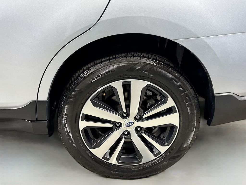2019 Subaru Outback Limited photo 30
