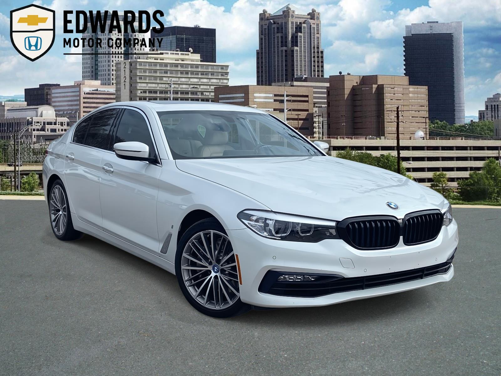 2018 BMW 5 Series 530e's photo