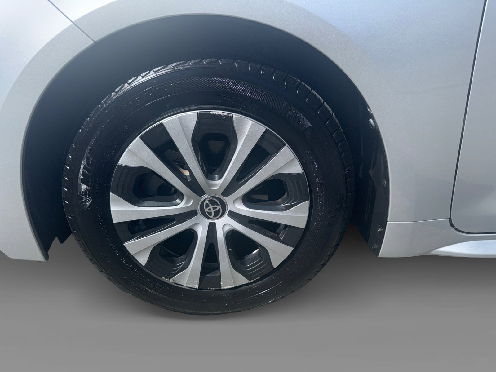 2021 Toyota Corolla Hybrid LE photo 9