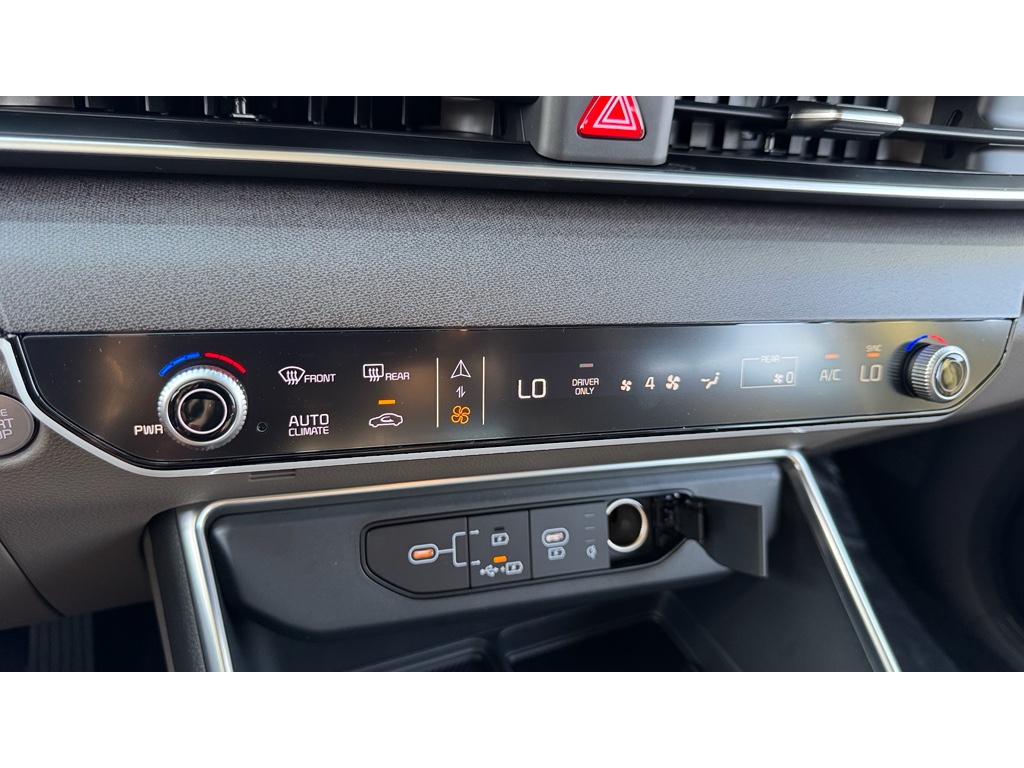 2026 Kia Carnival EX photo 13