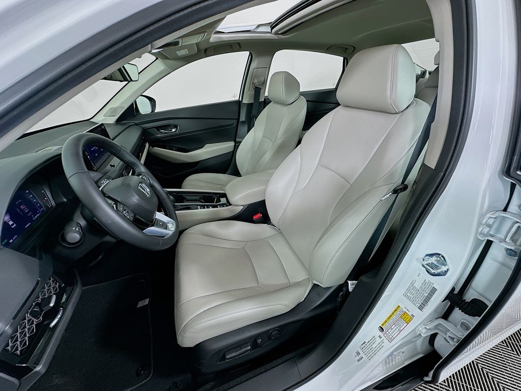 2025 Honda Accord Hybrid Touring photo 17