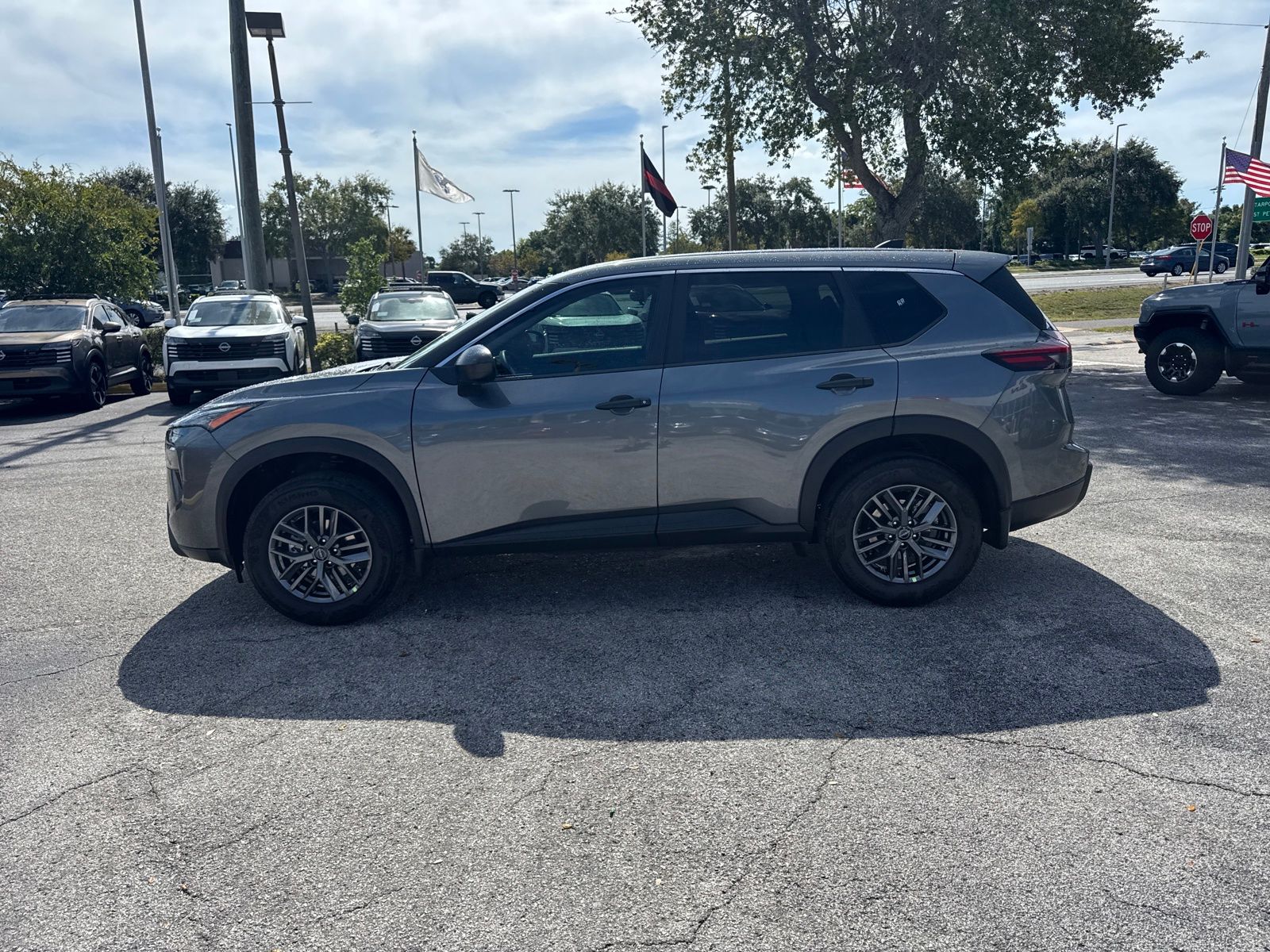 2026 Nissan Rogue S photo 7
