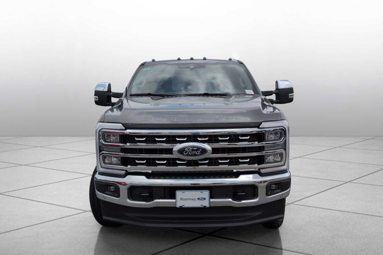 2025 Ford F-250 Lariat photo 2