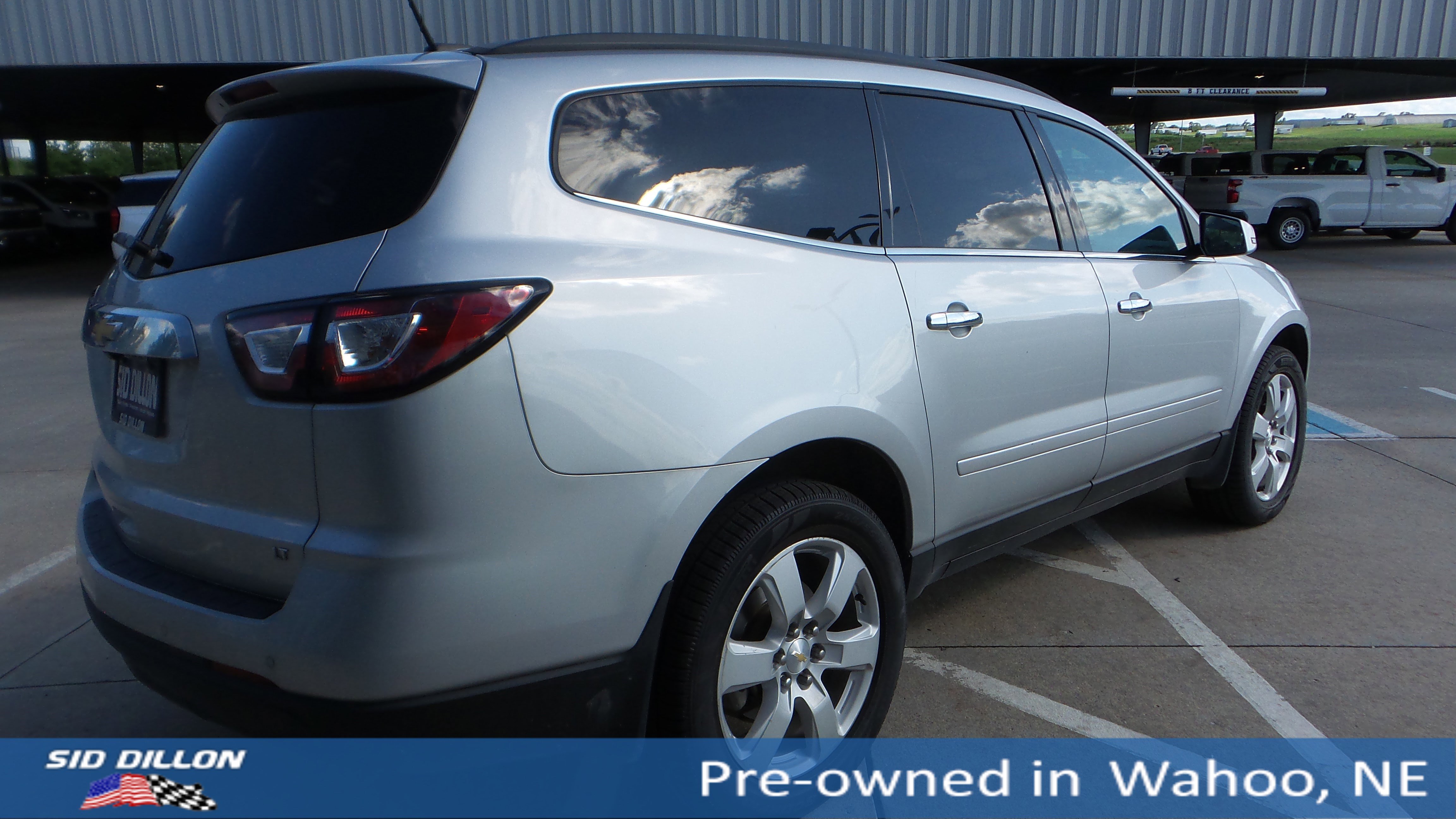2017 Chevrolet Traverse 1LT photo 5
