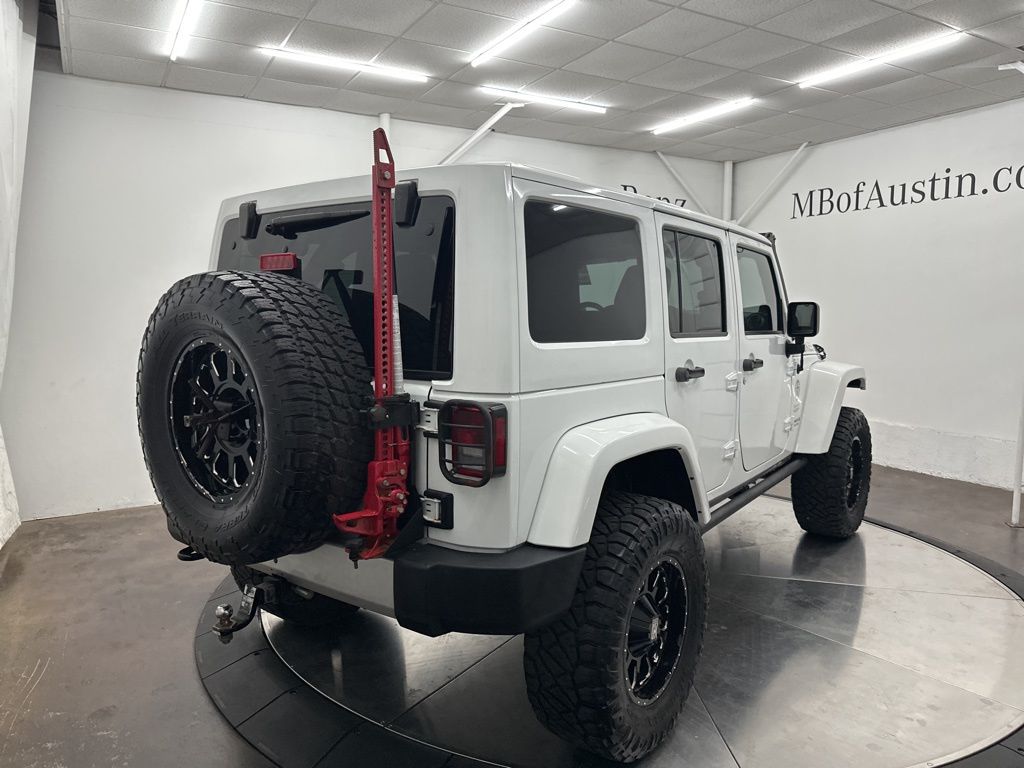 2014 Jeep Wrangler Unlimited Sahara photo 6