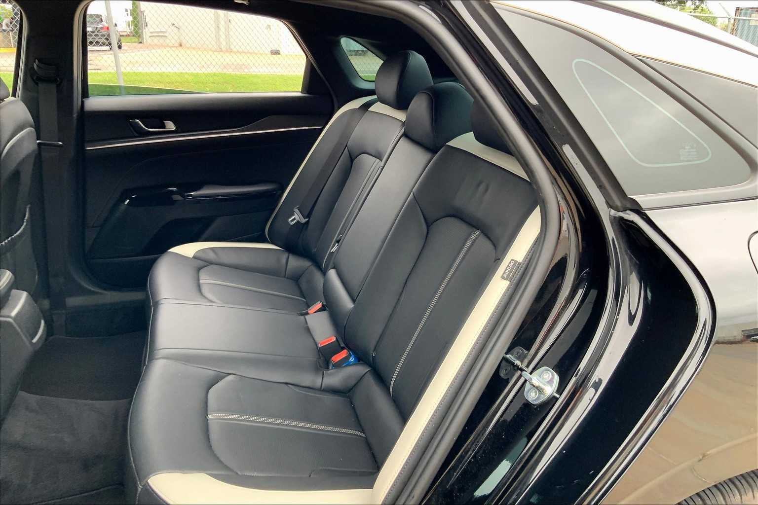 2025 Kia K5 GT-Line photo 19