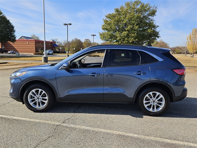 2020 Ford Escape SE photo 2