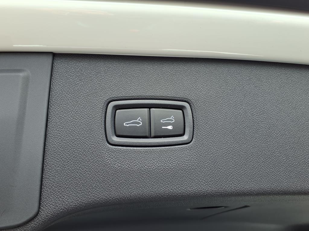 2025 Porsche Cayenne E-Hybrid photo 25