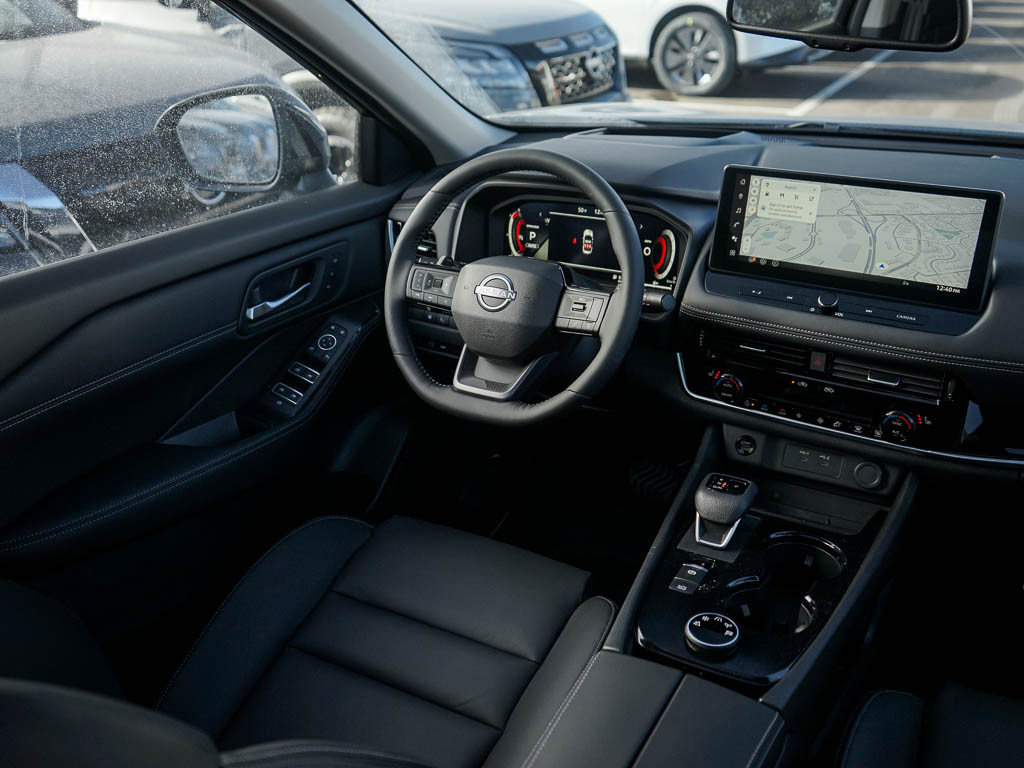 2025 Nissan Rogue SL photo 13