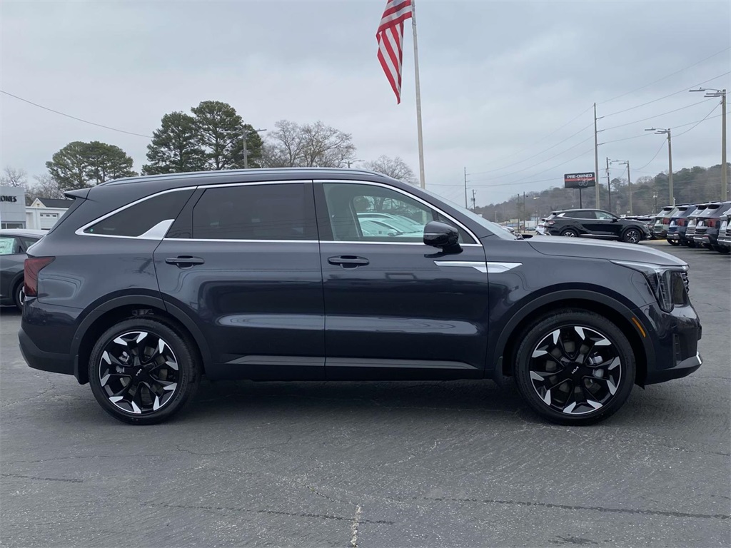 2025 Kia Sorento SX photo 2