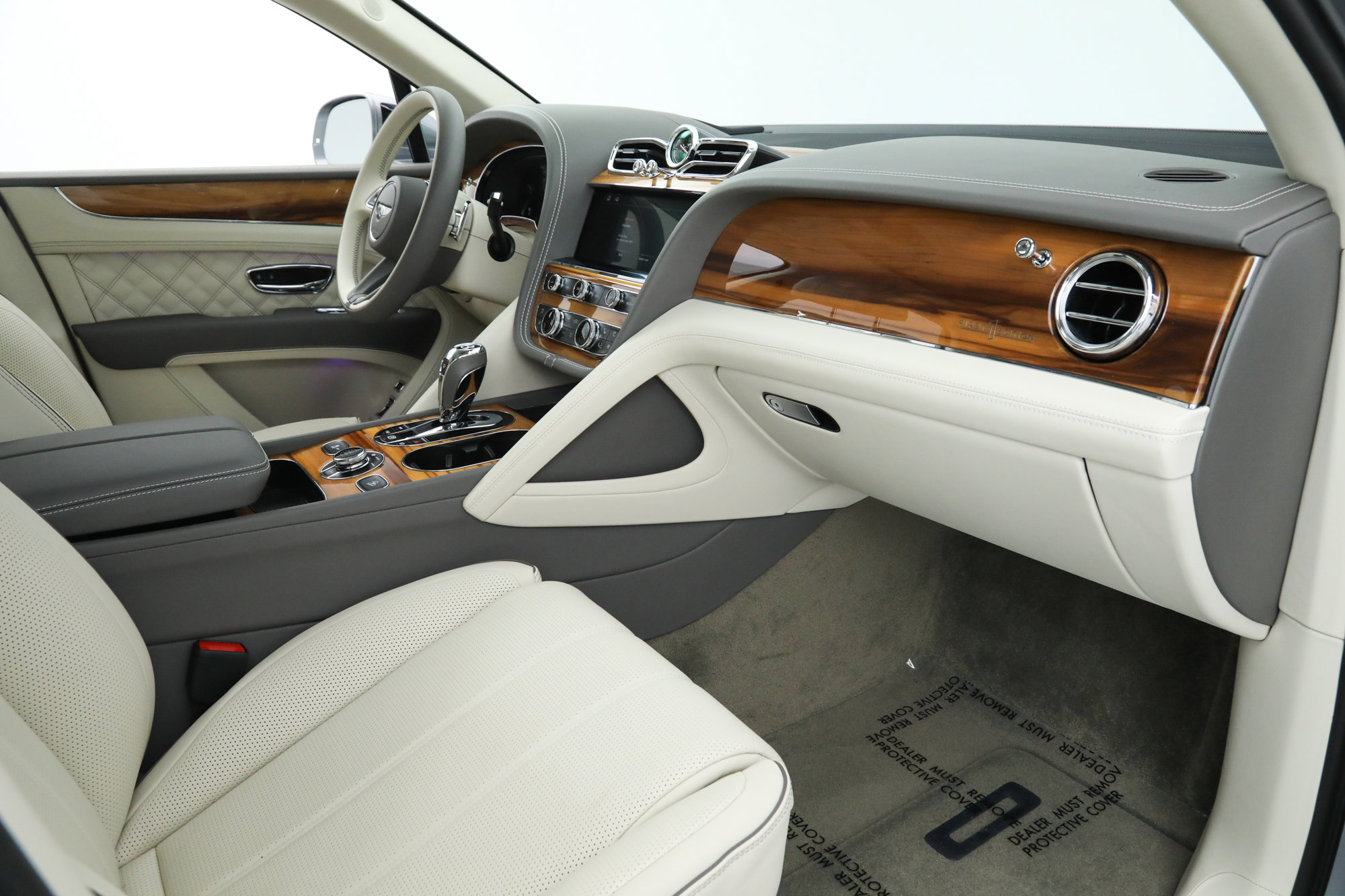 2022 Bentley Bentayga V8 First Edition photo 16