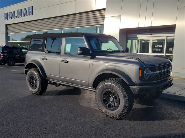 2024 Ford Bronco Wildtrak photo 2