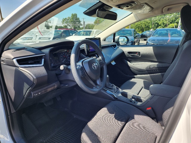 2025 Toyota Corolla LE photo 12