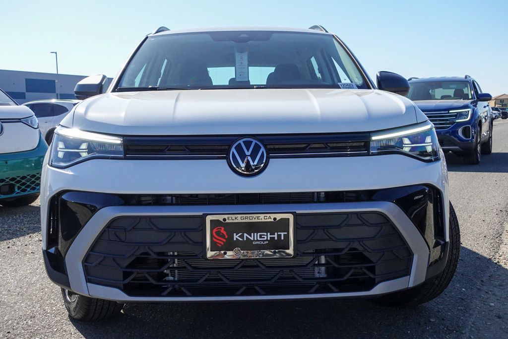 2025 Volkswagen Taos S photo 4