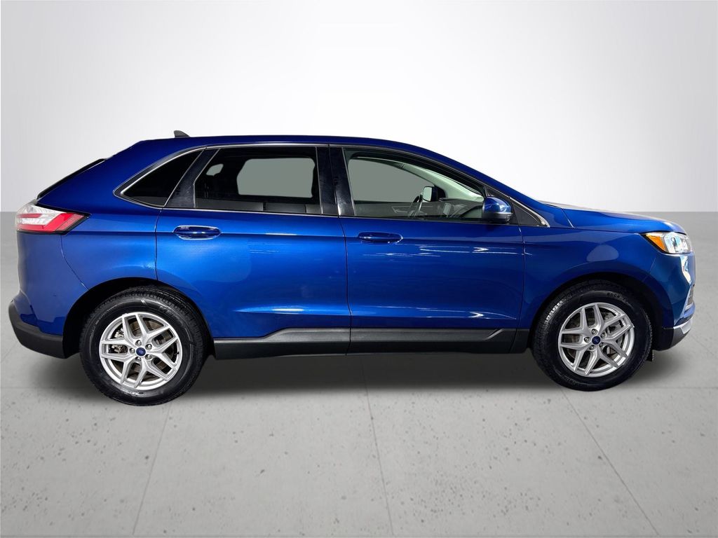 2022 Ford Edge SEL photo 4
