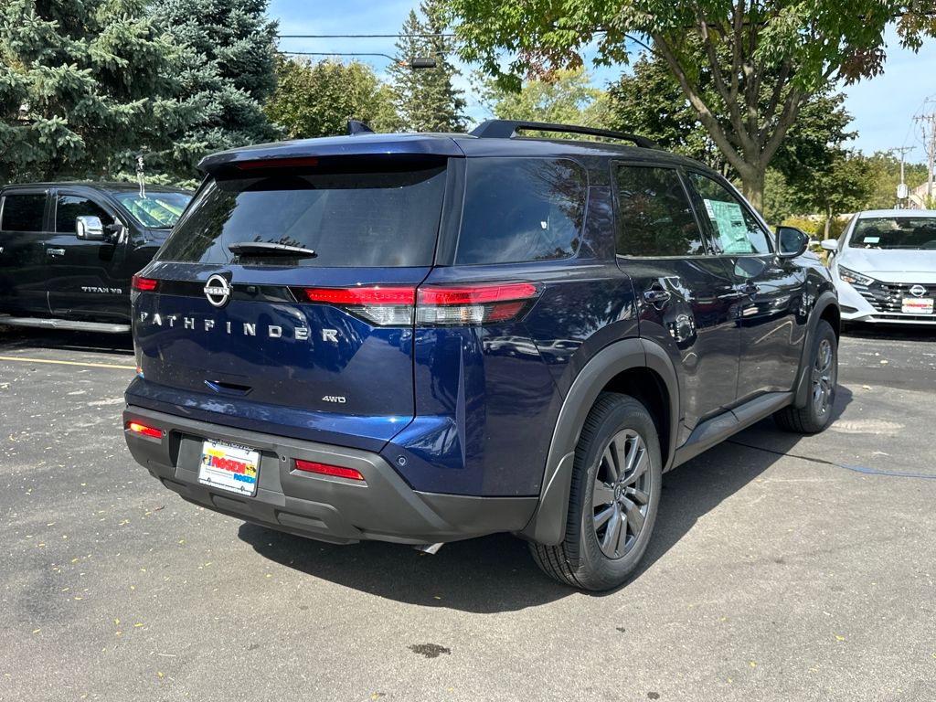 2025 Nissan Pathfinder SV photo 4