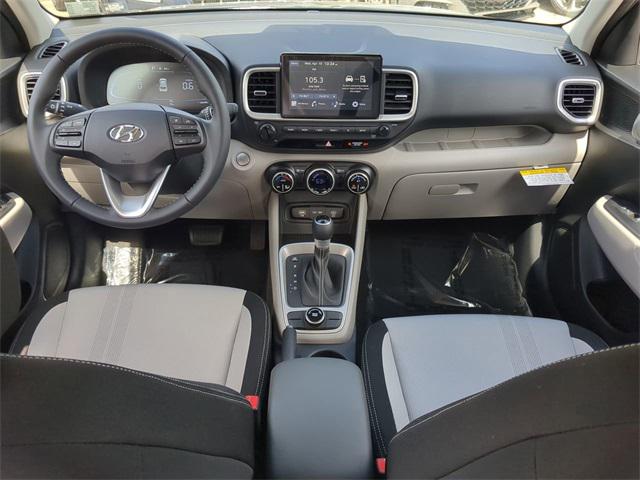 2025 Hyundai Venue SEL photo 14