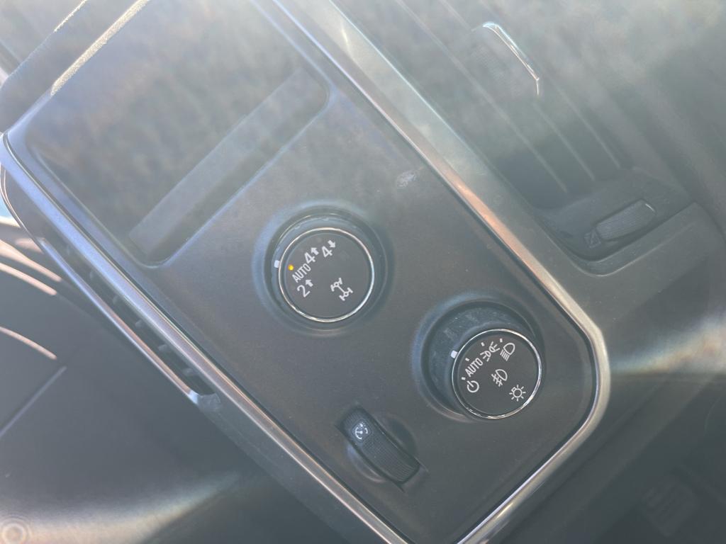 2018 Chevrolet Silverado 1500 LT photo 4