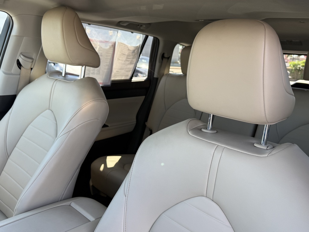 2022 Toyota Highlander XLE photo 19