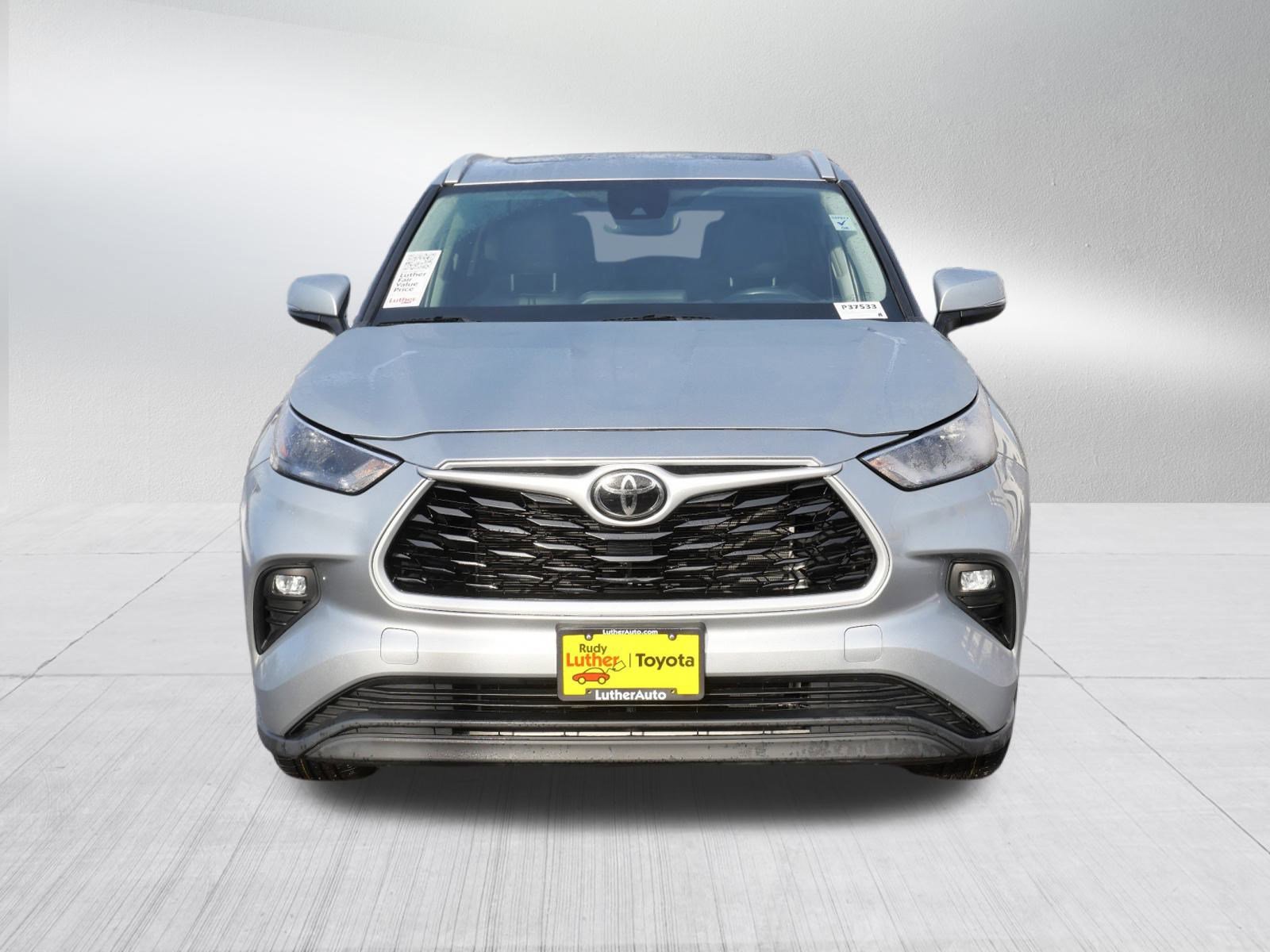 Certified 2024 Toyota Highlander XLE with VIN 5TDKDRBH8RS553025 for sale in Golden Valley, Minnesota