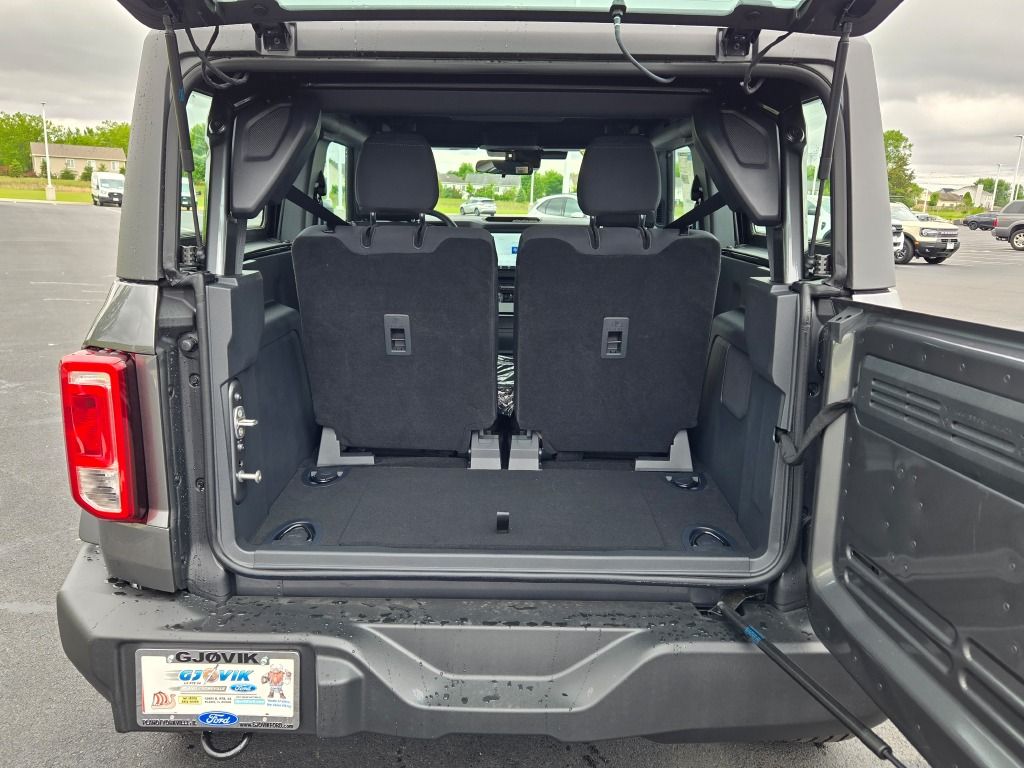 2025 Ford Bronco Base photo 8