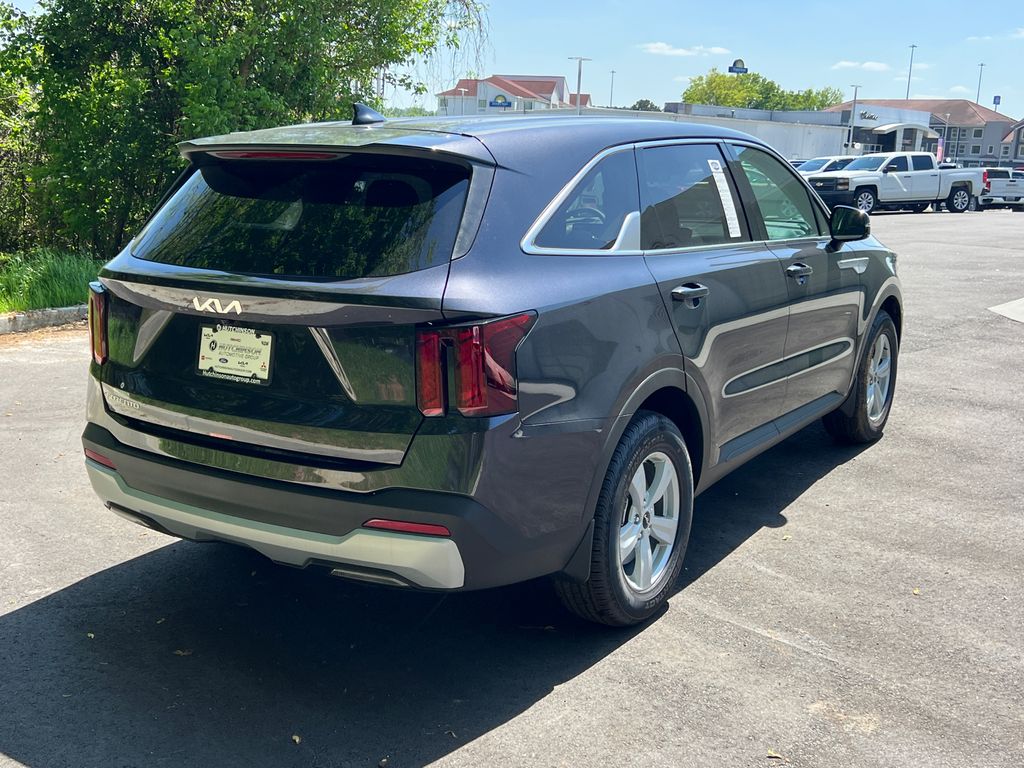 2025 Kia Sorento LX photo 6