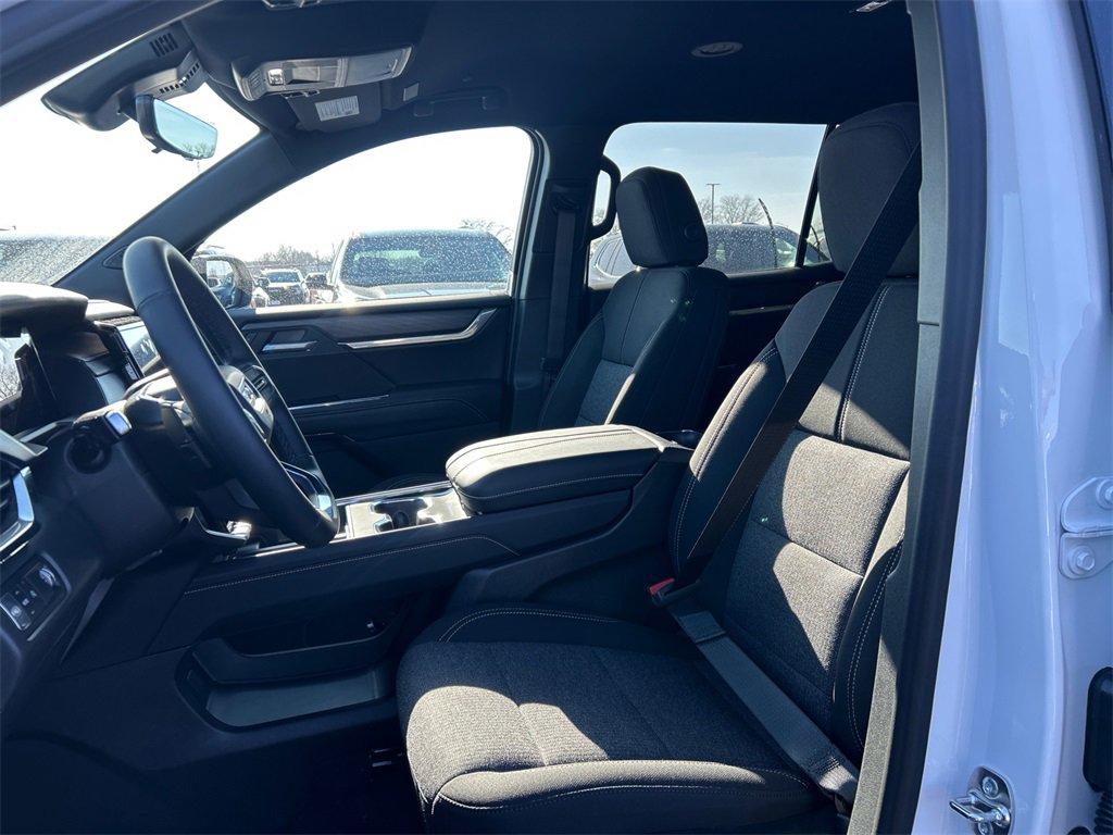 2026 GMC ACADIA - Image 15