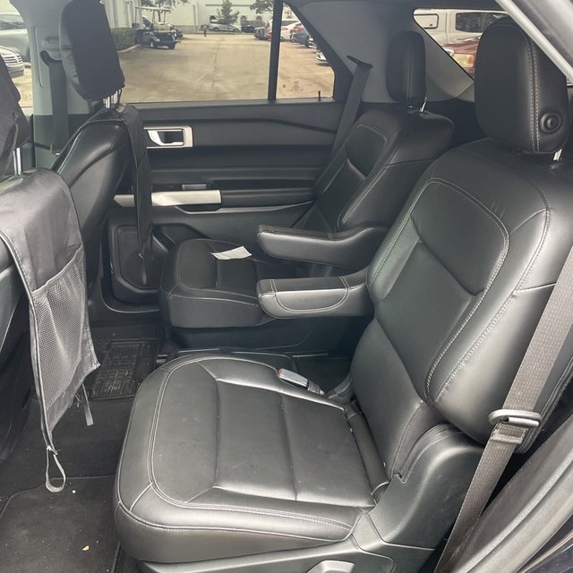 2020 Ford Explorer XLT photo 3
