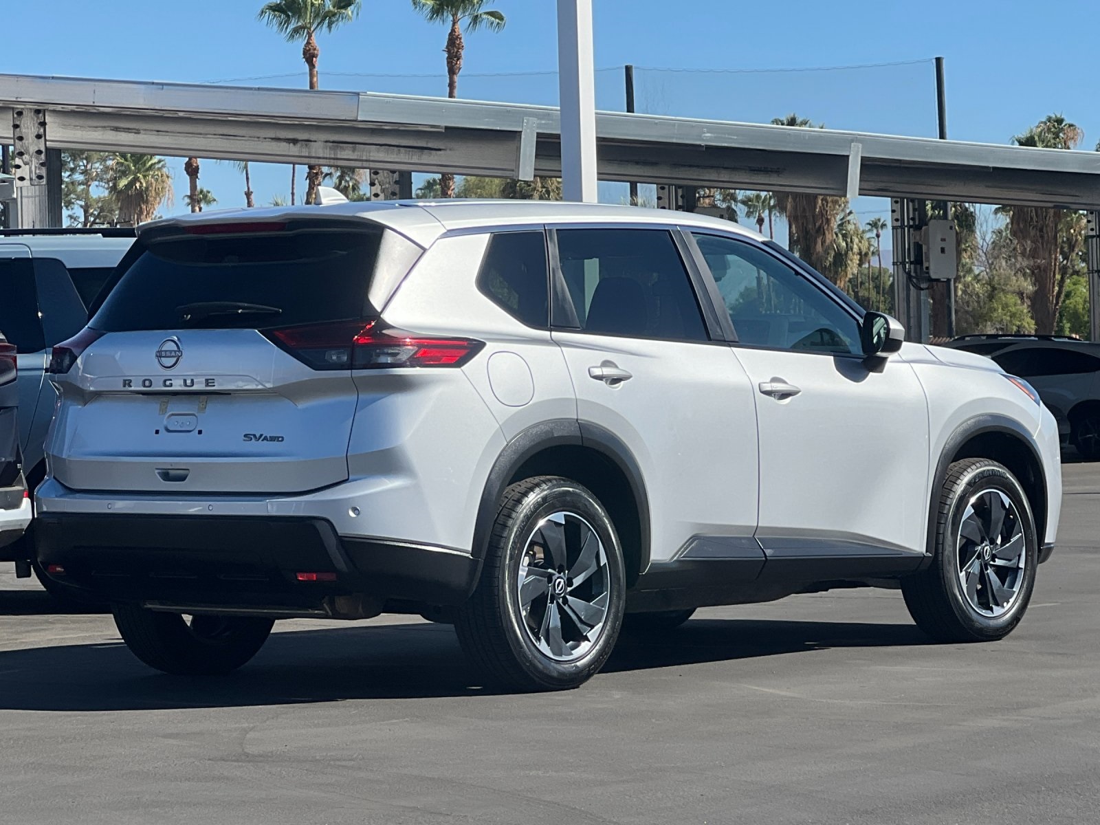 2024 Nissan Rogue SV photo 3