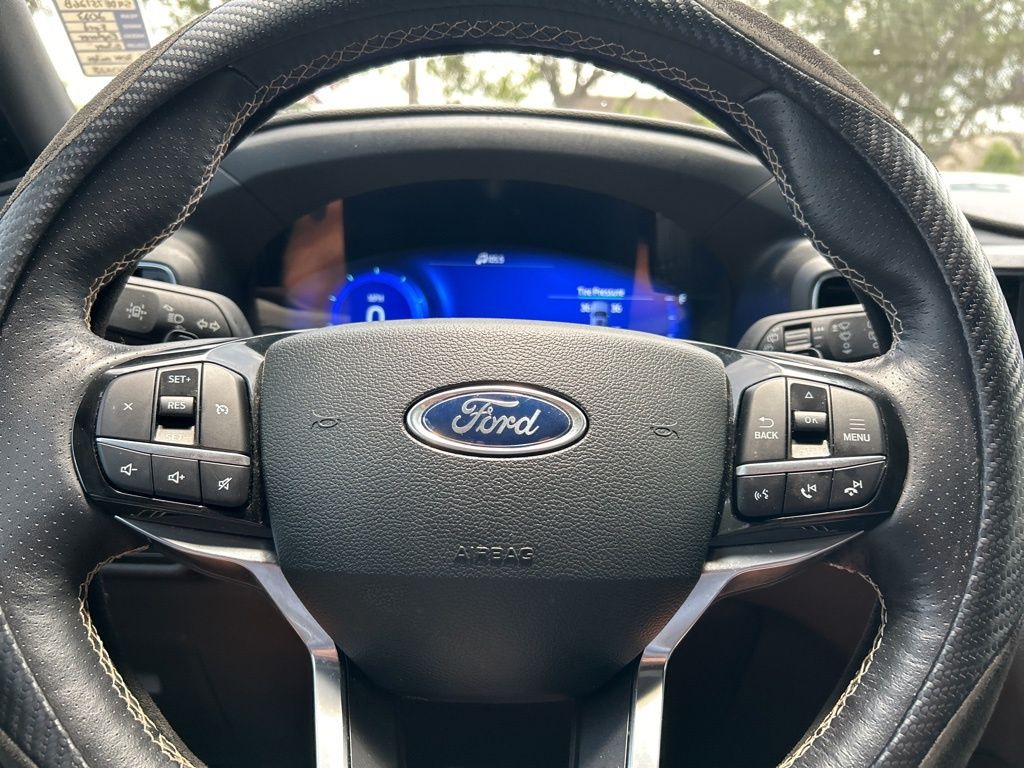 2023 Ford Explorer ST photo 17