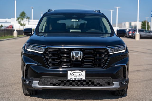 2025 Honda Pilot Touring photo 2