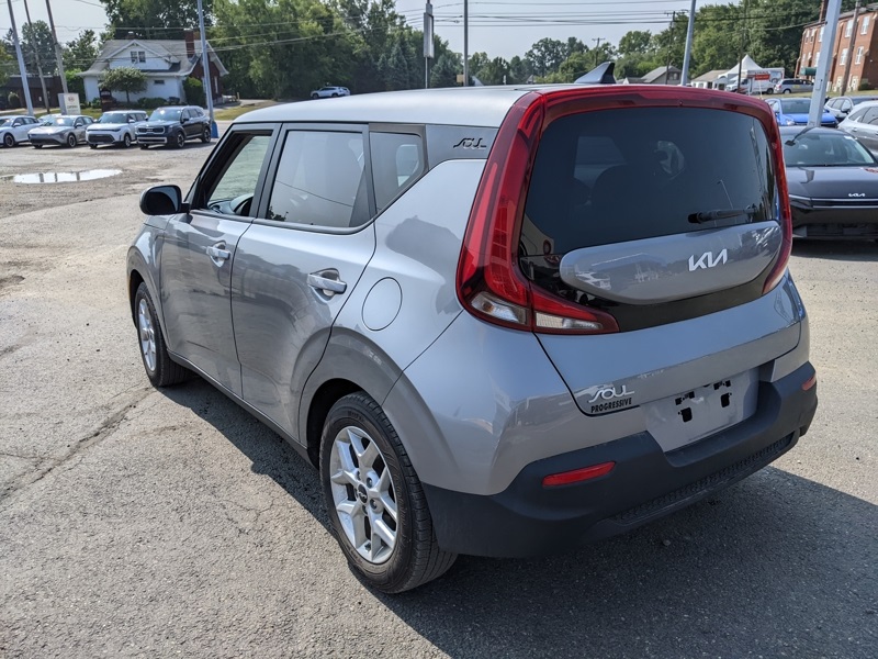 2022 Kia Soul LX photo 4