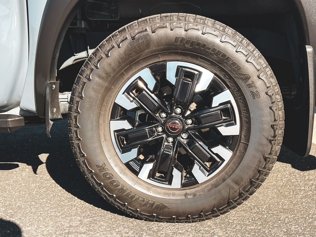 2023 Nissan Frontier PRO-4X photo 7