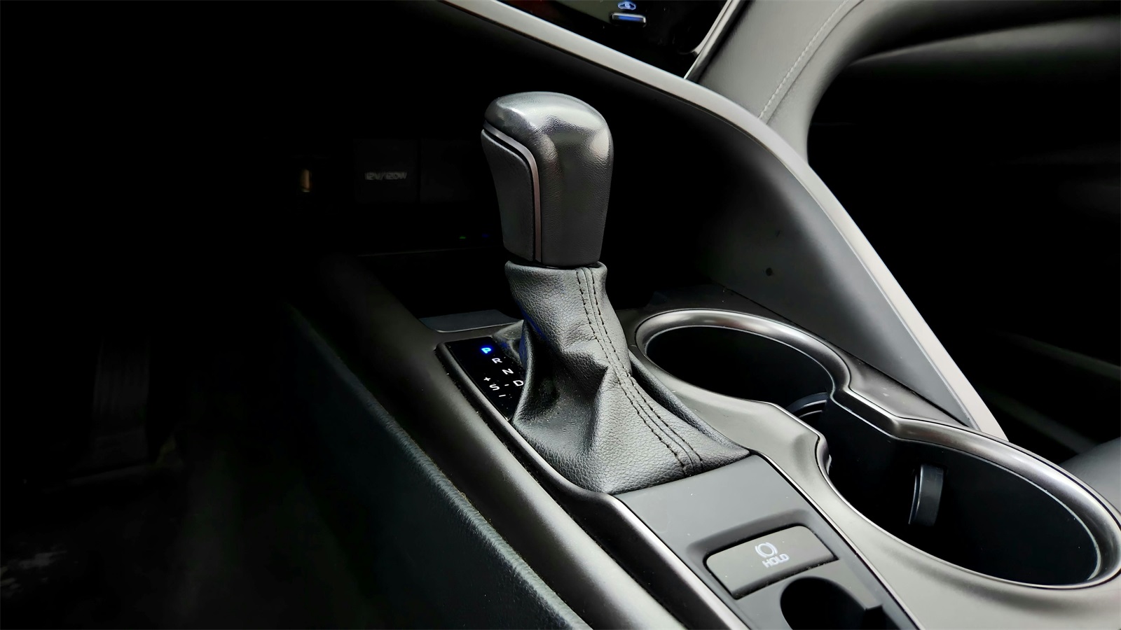 2022 Toyota Camry SE photo 28