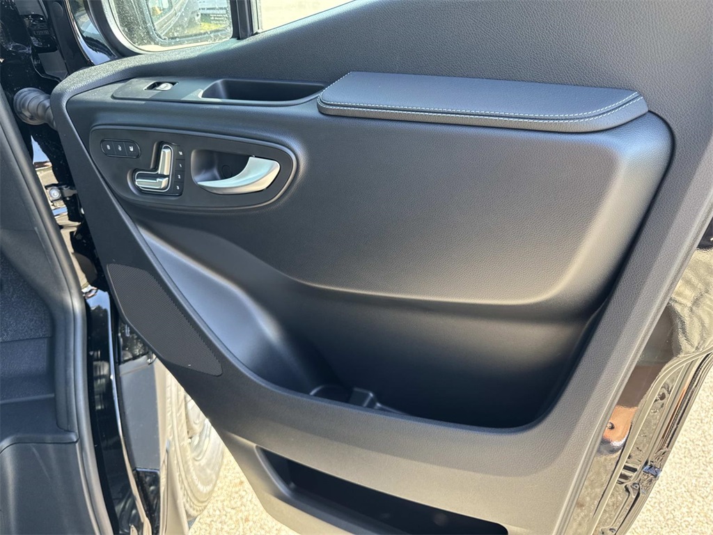 2026 Mercedes Benz S 4MATIC photo 9