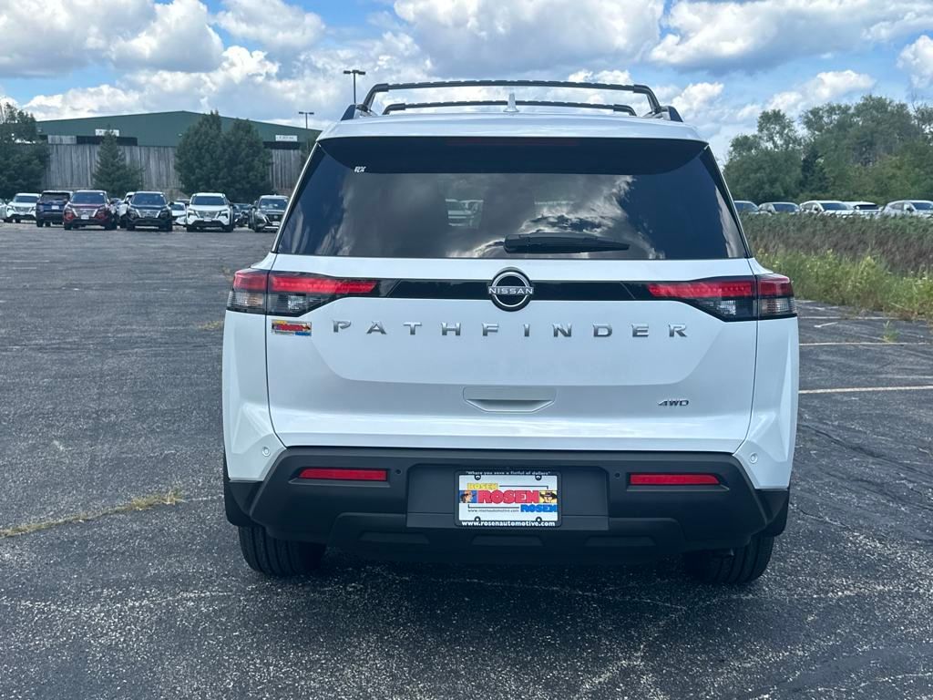 2025 Nissan Pathfinder SV photo 3