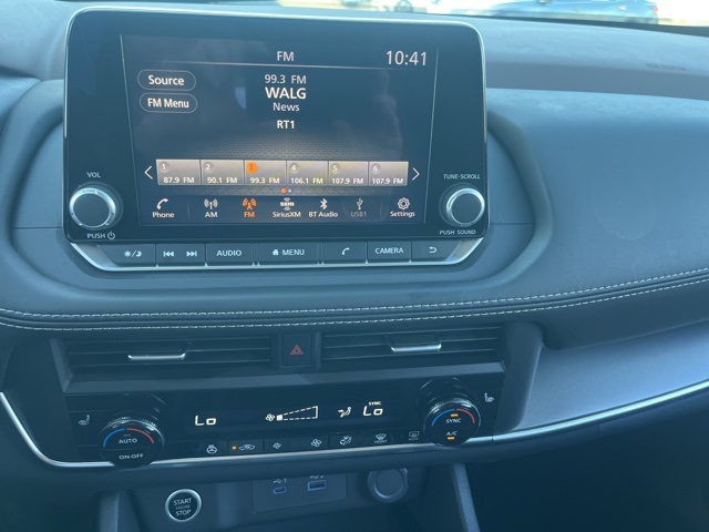 2023 Nissan Rogue SV photo 16