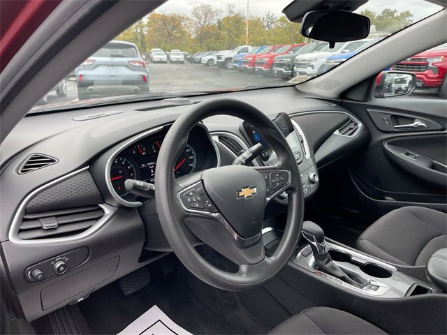 2024 Chevrolet Malibu 1LT photo 3