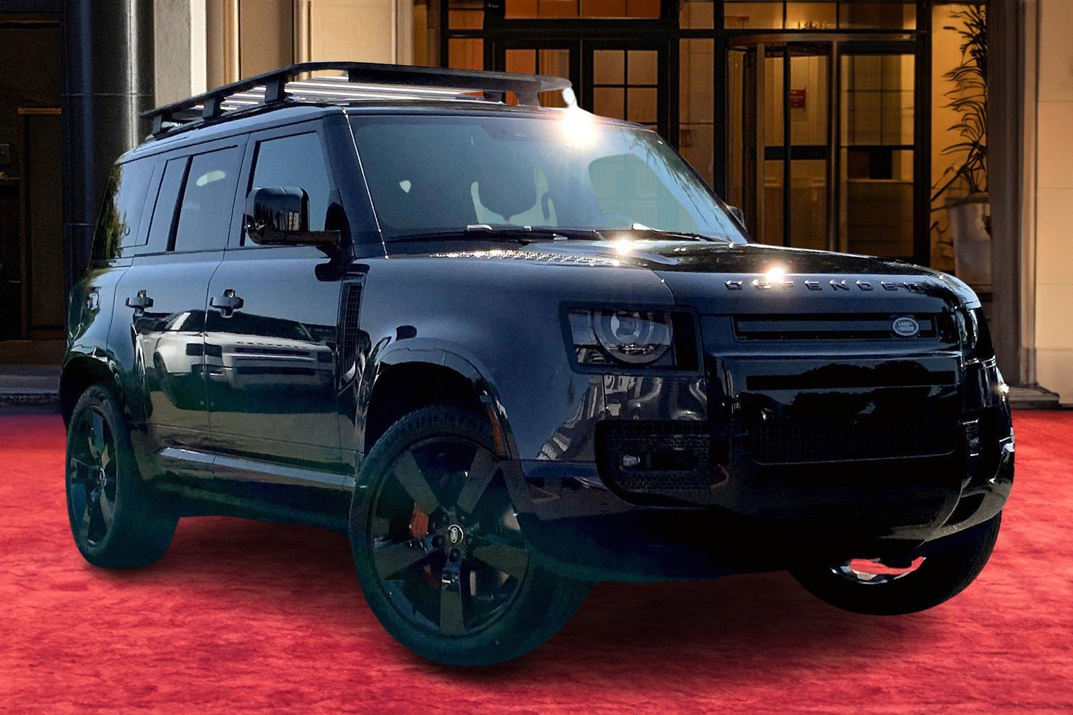 2024 Land Rover Defender 110 photo 3