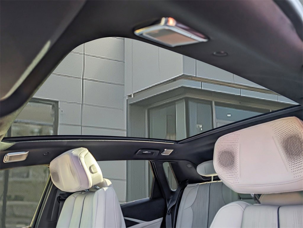 2026 Cadillac Lyriq Luxury photo 13