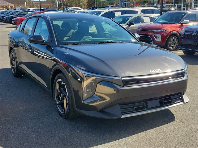 2025 Kia K4 EX photo 3