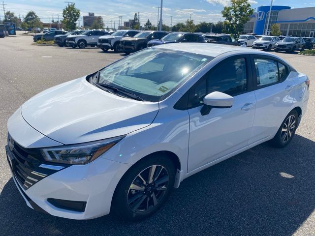 2025 Nissan Versa 1.6 SV photo 6