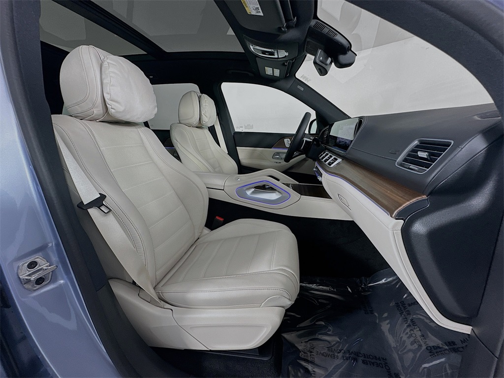 2026 Mercedes Benz GLS 580 4MATIC photo 29