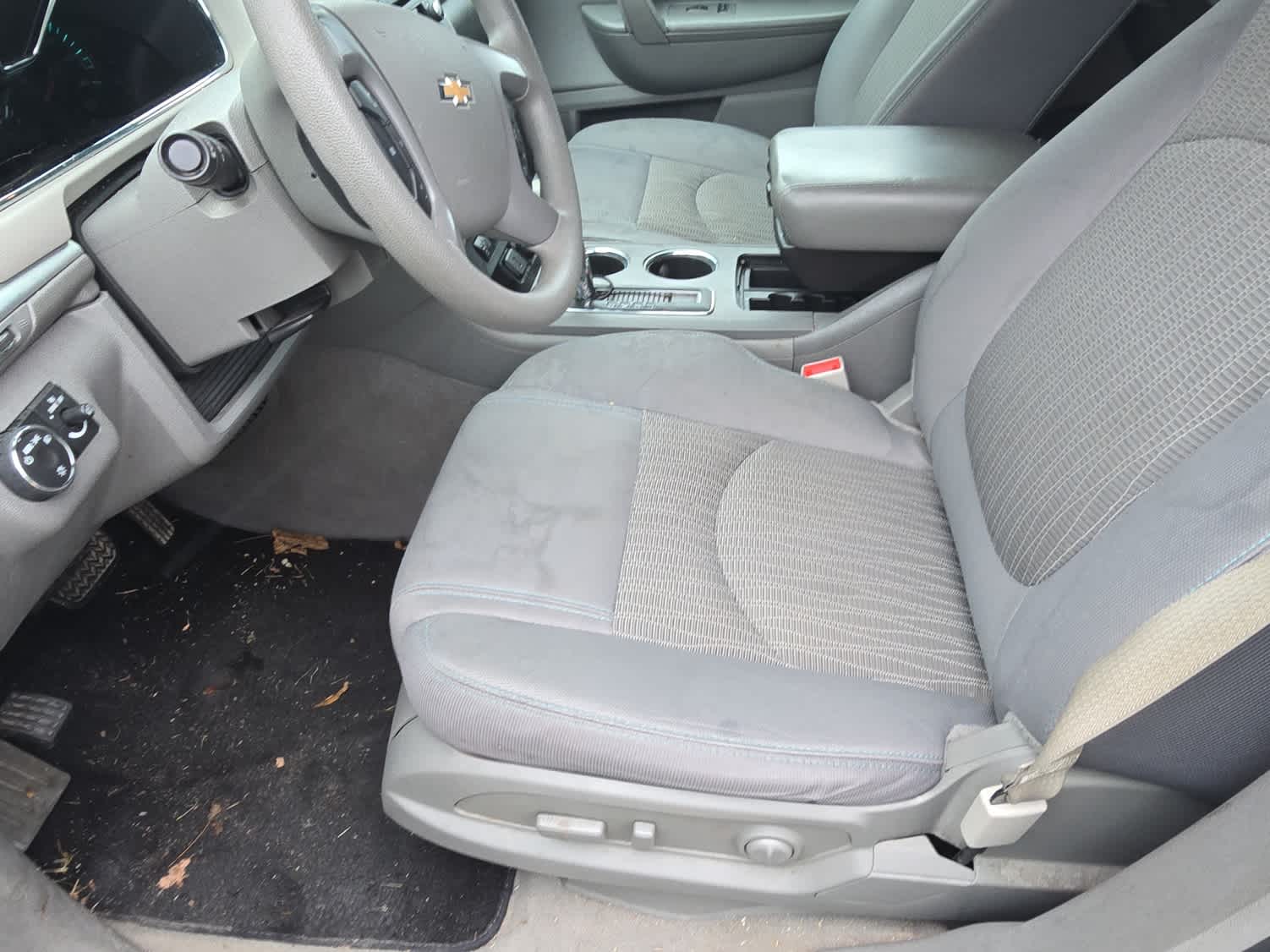 2015 Chevrolet Traverse LS photo 3