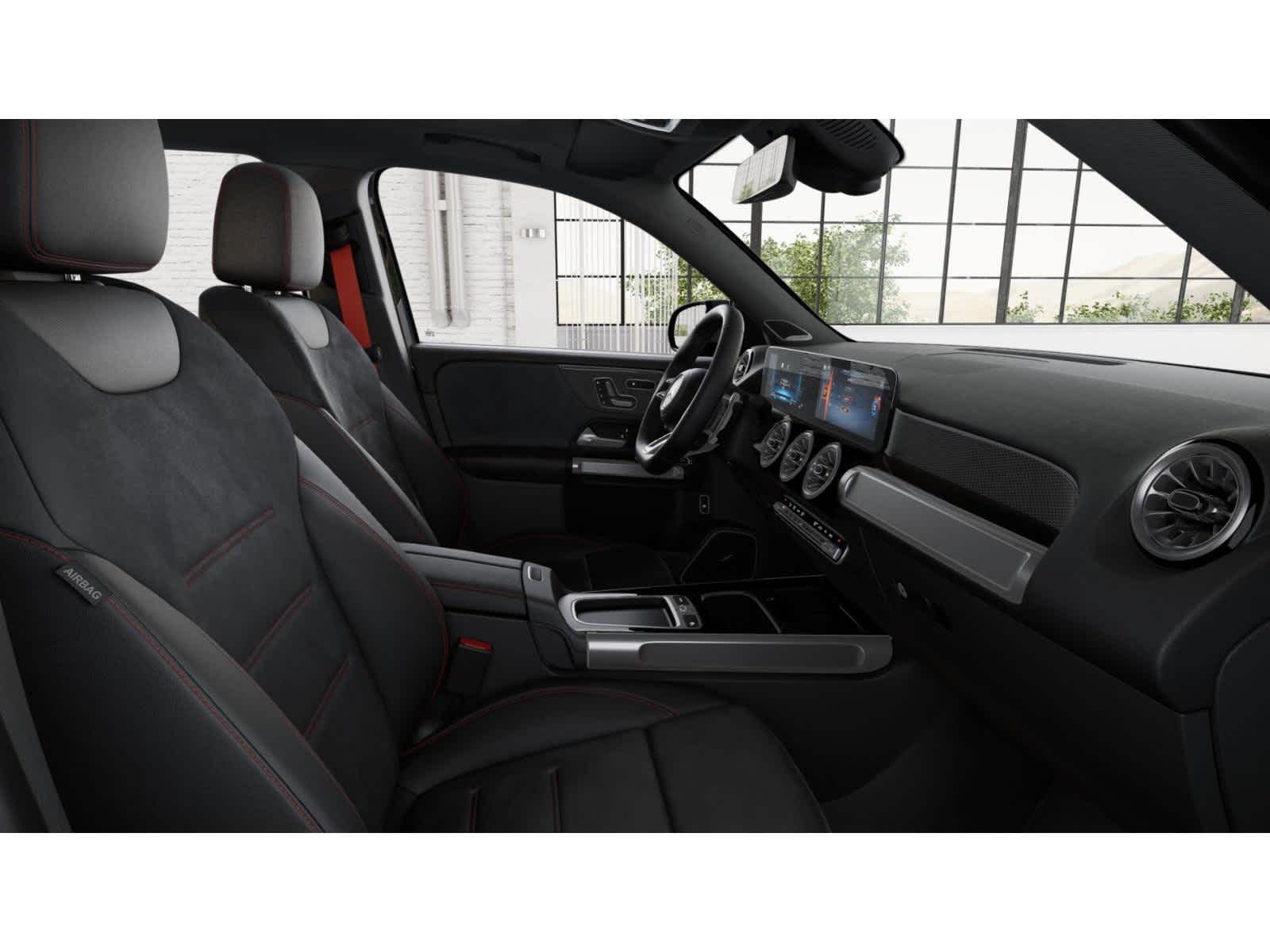 2025 Mercedes Benz GLB AMG 35 4MATIC photo 3